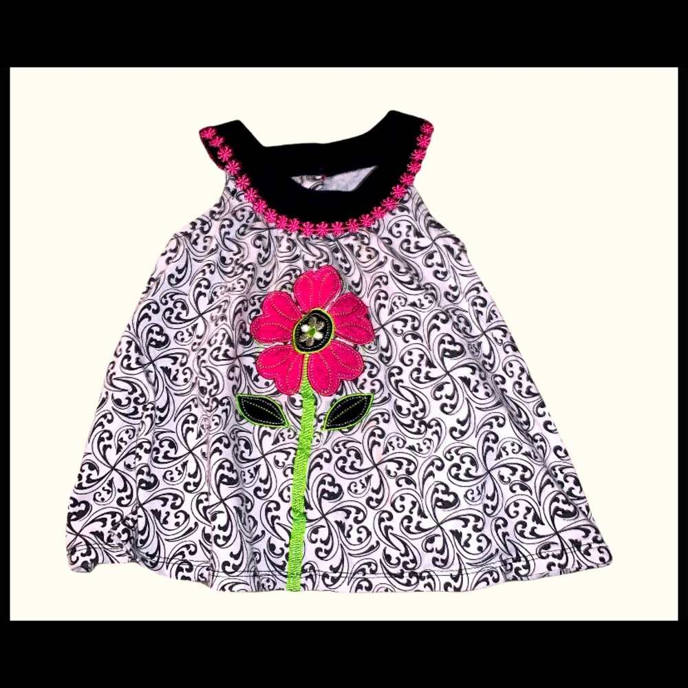 Cute little girls dress.